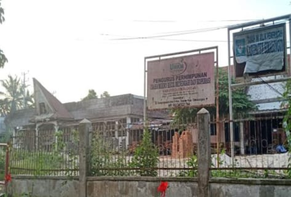 Eks Gedung Kantor Pemkab Simalungun di Jalan Asahan, Digunakan Oknum DPRD Untuk Usaha Panglong