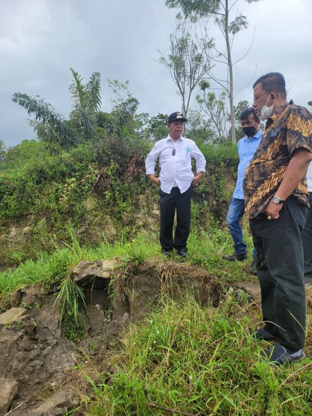 Bupati Simalungun Perintahkan PSDA Segera Perbaiki Irigasi Rusak di Nagori  Mekar Sari