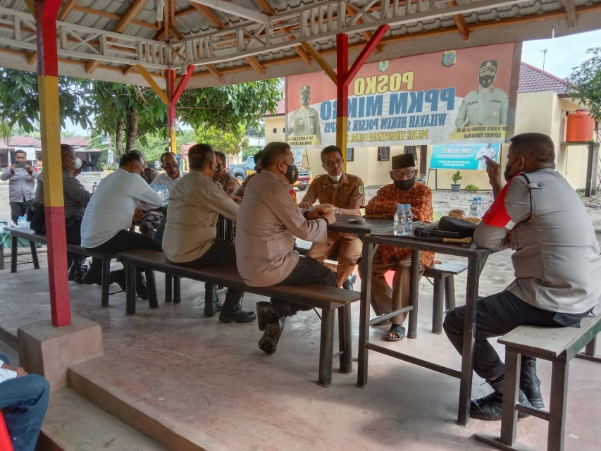 Kapolres Tebing Tinggi Kunjungi Polsek Sipispis, Tatap Muka Dengan Calon Kades