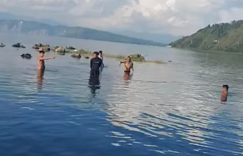 Pria Berumur 25 Tahun Teggelam di Pantai Pangkodian Danau Toba