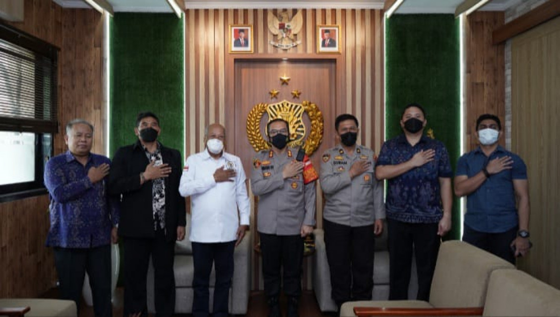 Terkait Tangkapan Pelaku Narkoba, Anggota Komisi III DPR RI Wayan Sudirta Kunjungi Polrestas Denpasar