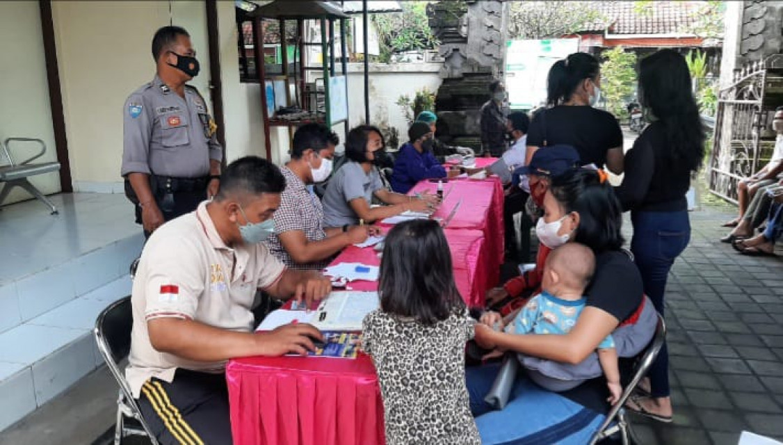 Gerai Vaksin Presisi di Kantor Desa Sidakarya Denpasar Selatan Lebihi Sasaran Target