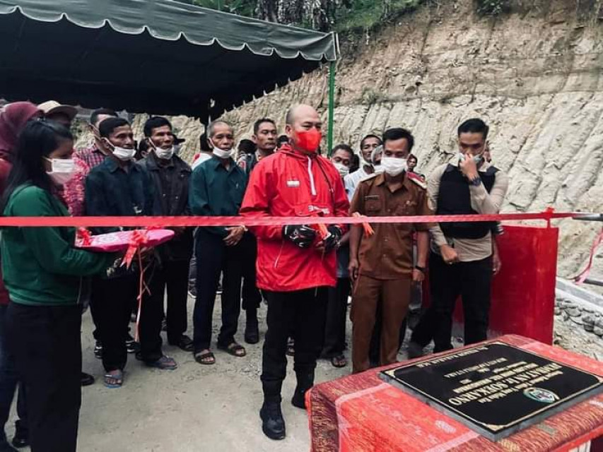 Jembatan Ir Soekarno Desa Lobu Sihim Kecamatan Simangumban Diresmikan Bupati Taput