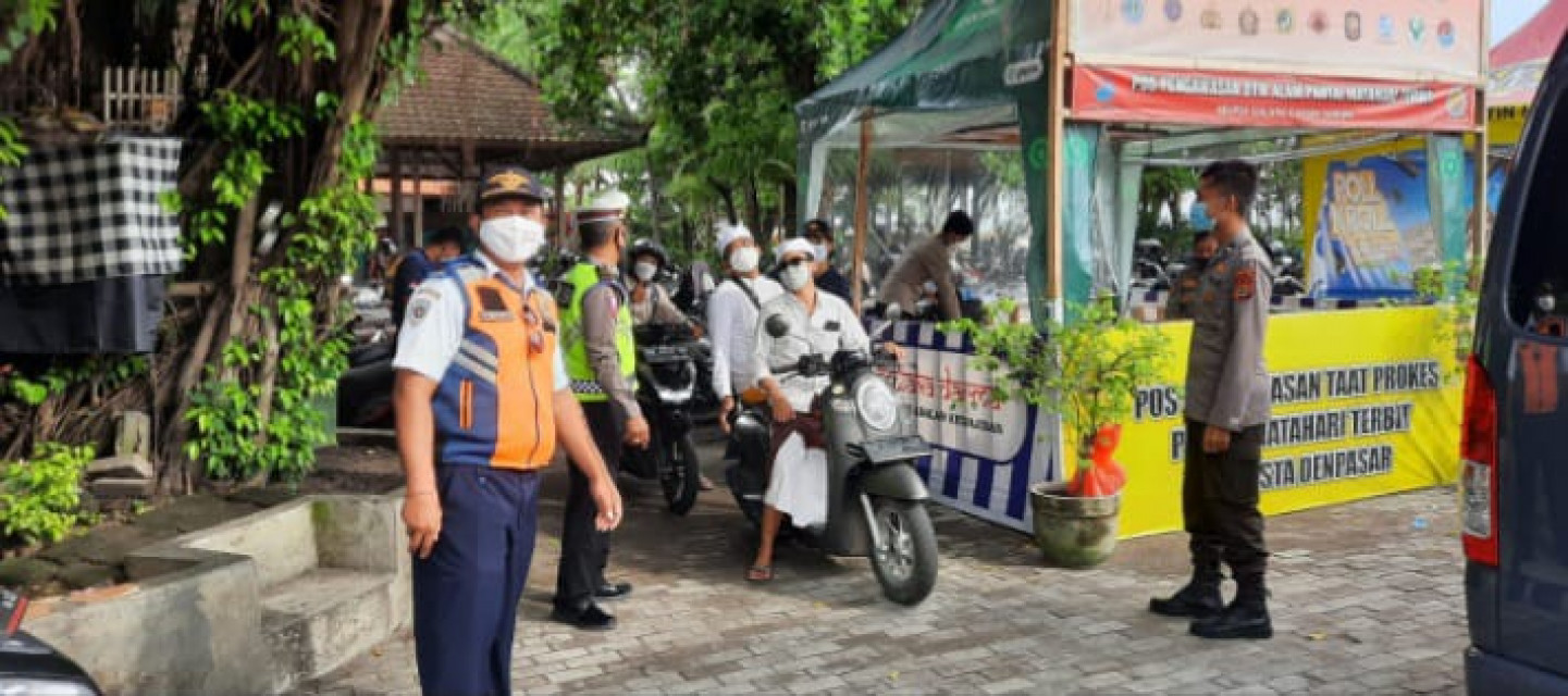 Pengunjung Pantai Matahari Terbit Sanur Diminta Ikuti Prokes Covid-19