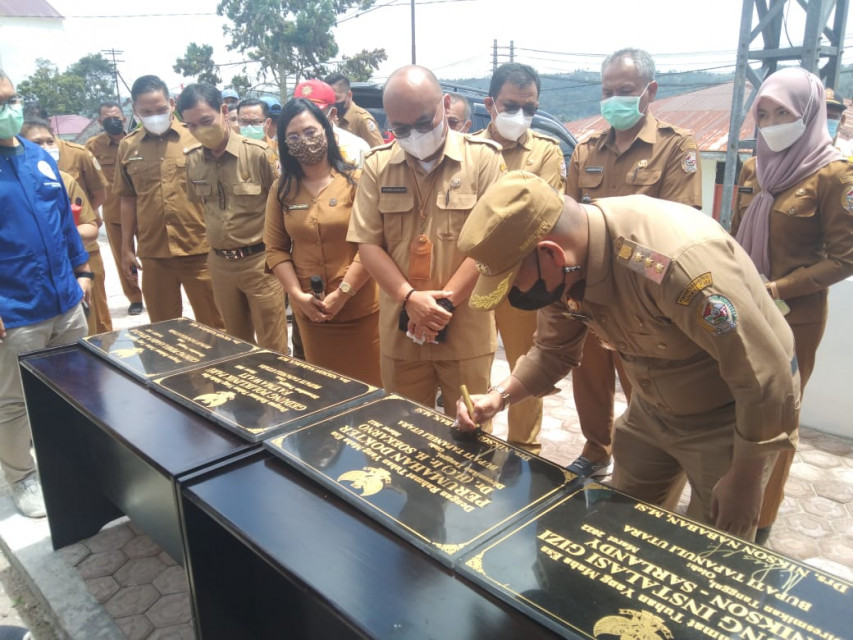 Bupati Taput Resmikan 4 Gedung Penanganan Covid-19