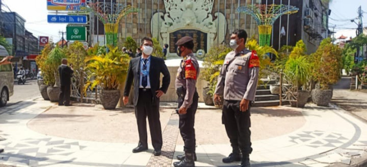Polsek Kuta Melakukan Pengamanan di Monumen Bom Bali