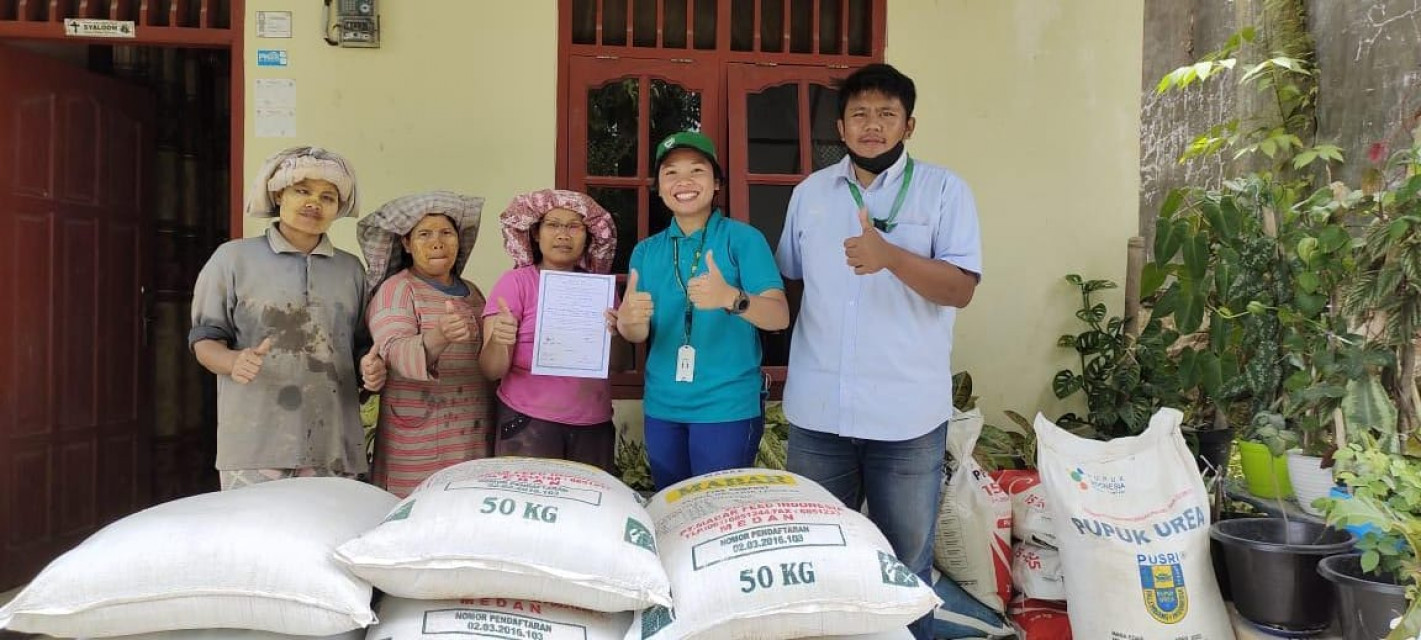 PT TPL Berikan Bantuan Pupuk Untuk Kelompok Tani di Tobasa dan Simalungun