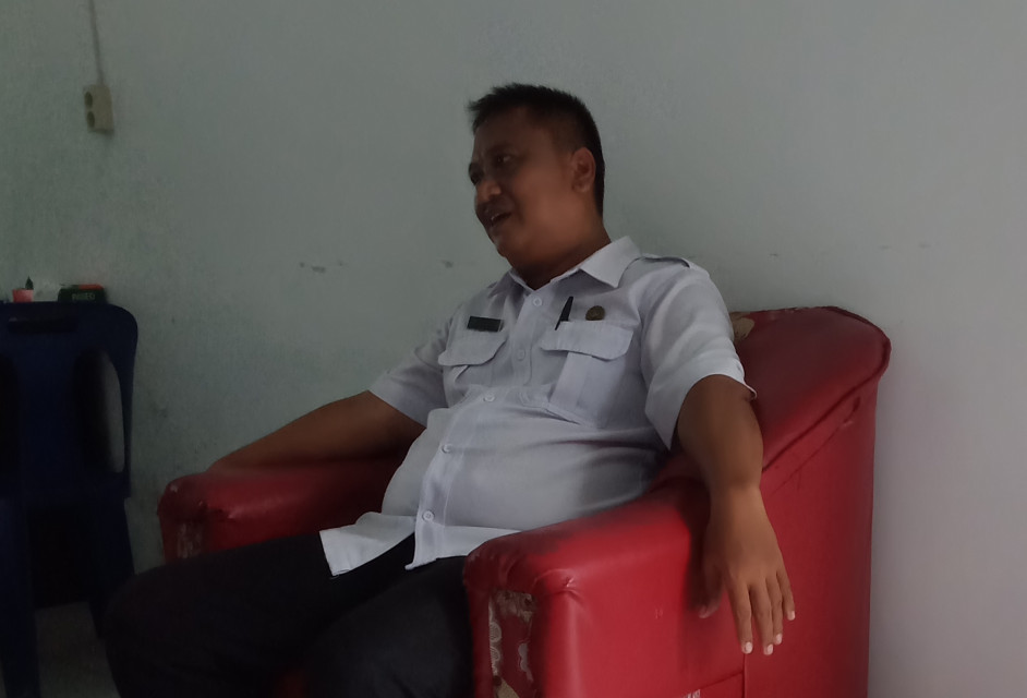 Gegara Pembangunan Kios, Sekcam Dolok Batu Nanggar Tuding Wartawan Sakit