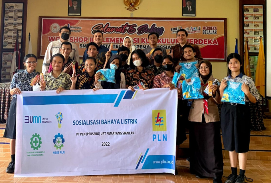 PT PLN UPT Pematangsiantar Mengedukasi Bahaya Listrik di SMA Teladan