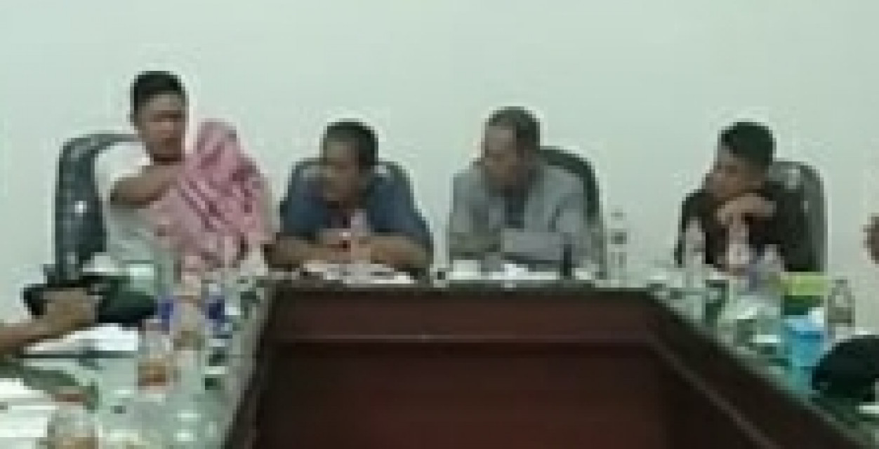 RDP Komisi IV, Andre Sinaga : Kemeja Batik Harga 120 Ribu Seperti Kainlap