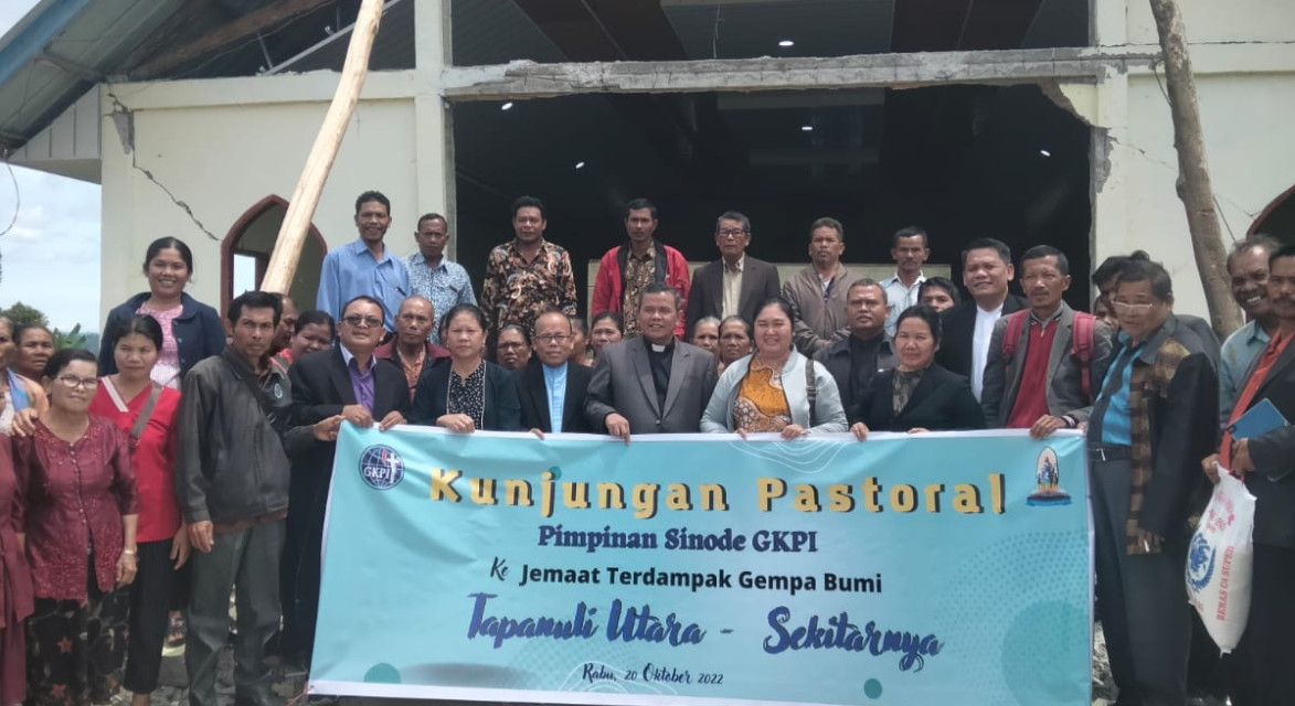 Pimpinan Sinode GKPI Kunjungan Kasih ke Korban Gempa di Tapanuli Utara