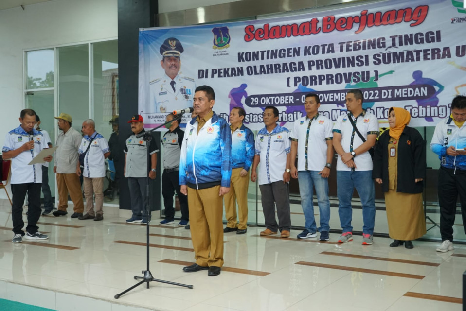 PJ Walikota Lepas Atlet Kontingen Kota Tebingtinggi Pada Porprovsu XI Tahun 2022