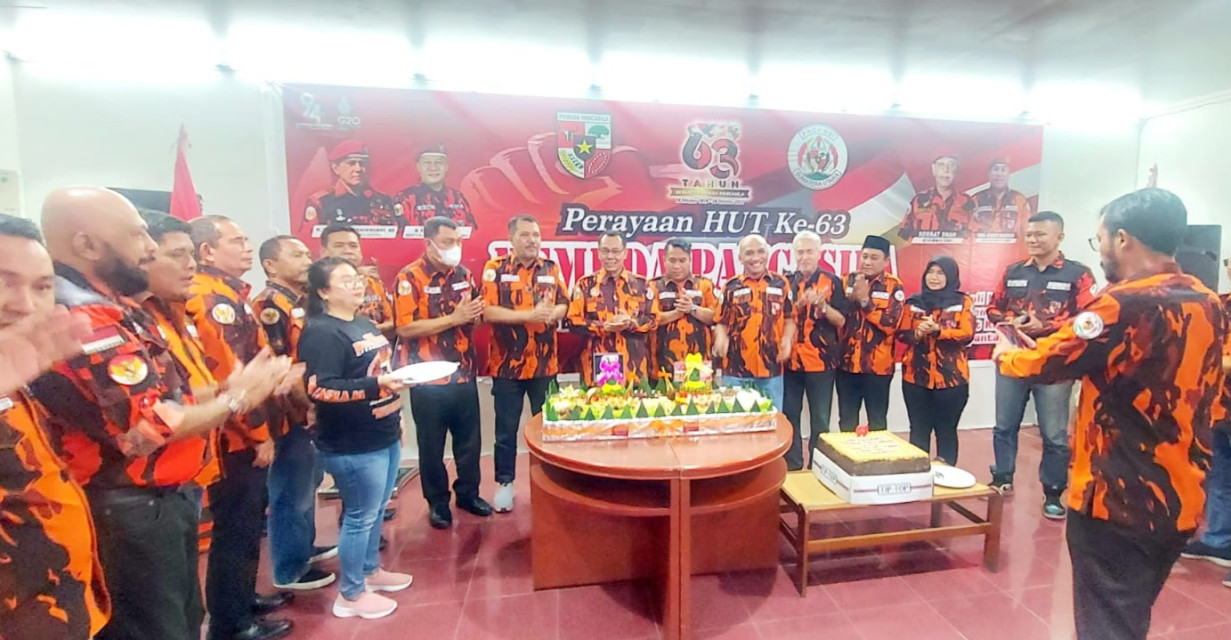 Puncak HUT ke 63 Pemuda Pancasila Potong Tumpeng, Kodrat Shah : Berbuatlah Yang Terbaik Kepada Masyarakat