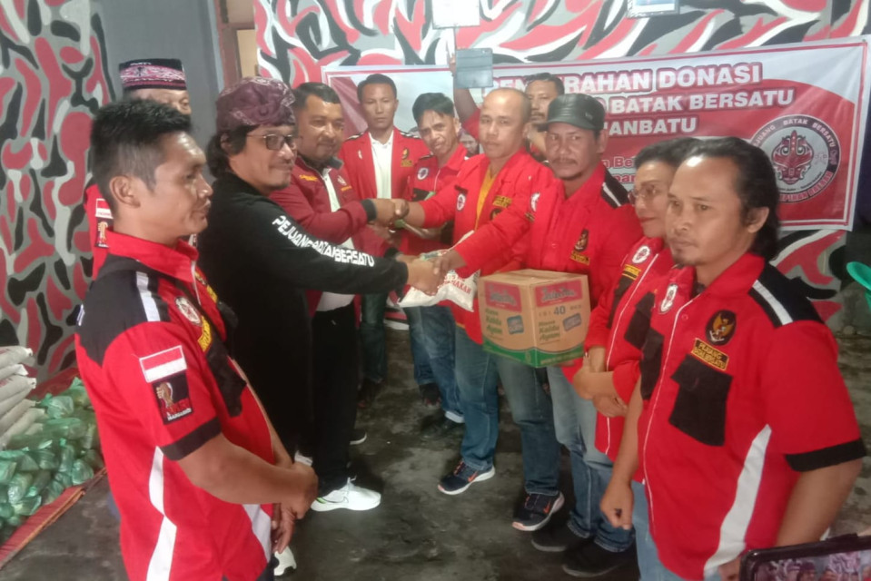 DPD Pejuang Batak Bersatu Labuhan Batu Bantu Korban Gempa Taput