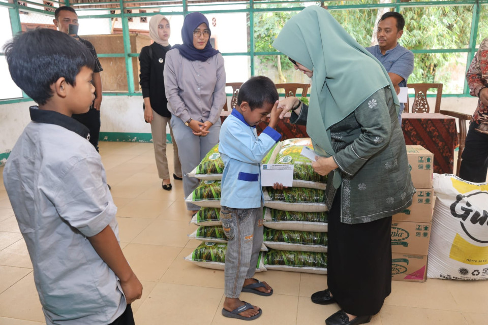 Ramadhan Berbagi Perumda Tirtauli,  dr Susanti dan Dirut PDAM Kunjungi Islamic Center