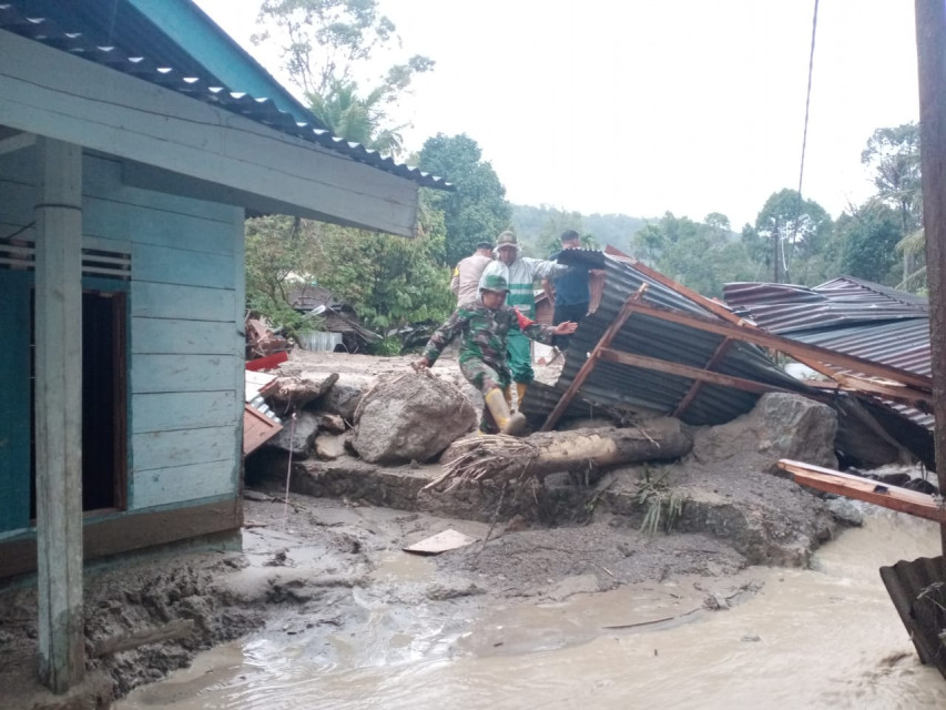 Banjir Bandang Terjang Perkampungan, 7 Rumah Rusak di Taput
