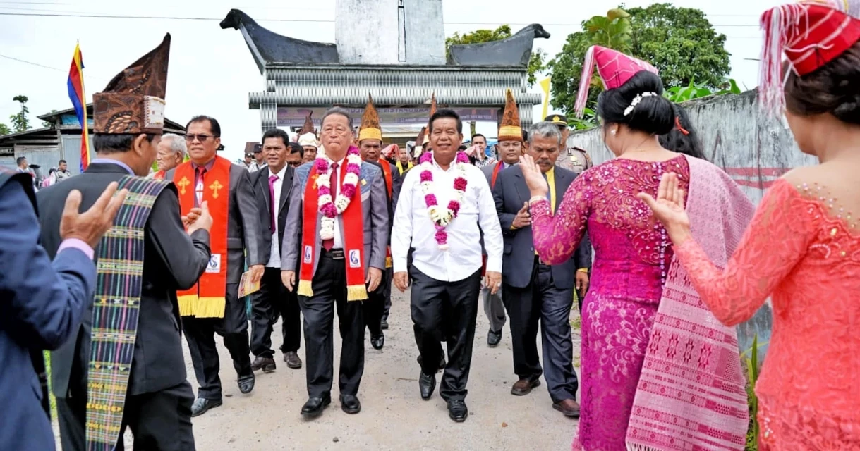 Bupati Simalungun Ajak Jemaat GPdI Bergandengan Tangan Membangun Simalungun