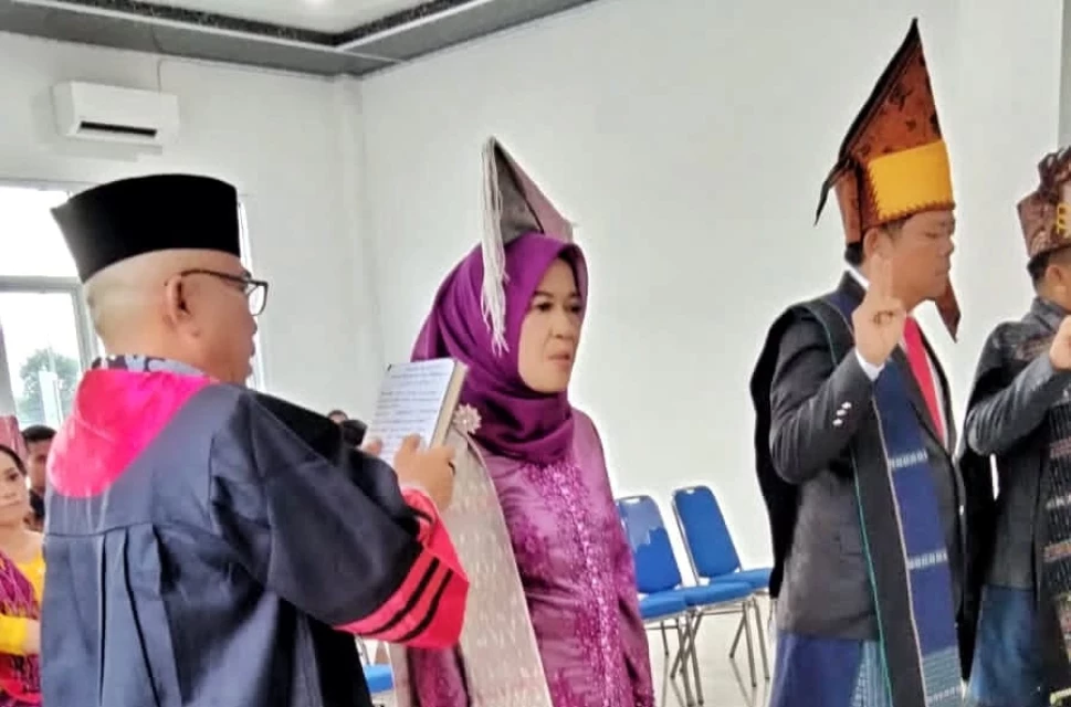 Bupati  Simalungun Lantik 4 PNS Dalam Jabatan Pimpinan Tinggi Pratama