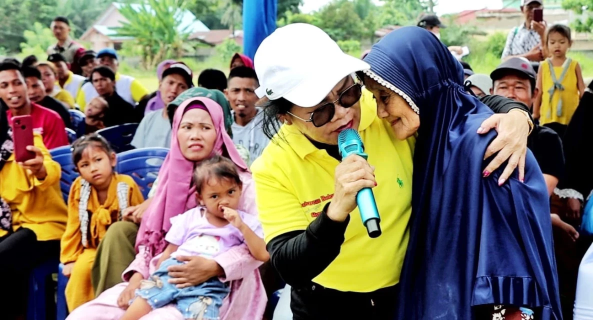 Ikuti Giat Haroan Bolon, Ketua TP PKK Ajak Masyarakat Ikut Serta Membangun Simalungun