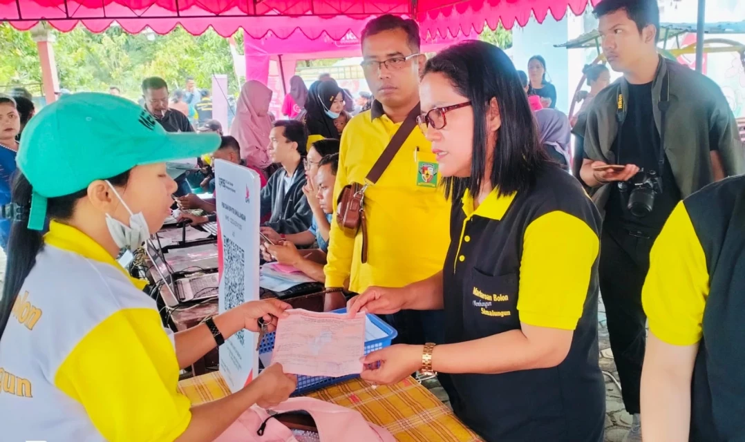 Pemkab Gelar Layanan Adminduk,, Pembayaran PBB dan BPHTB di Kecamatan Hatonduhan