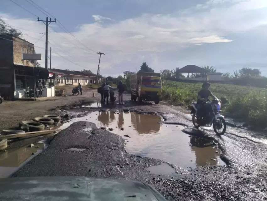 Lapor Pak Gubsu, Kondisi Jalan Tiga Tunggu Pematang Raya Kupak Kapik