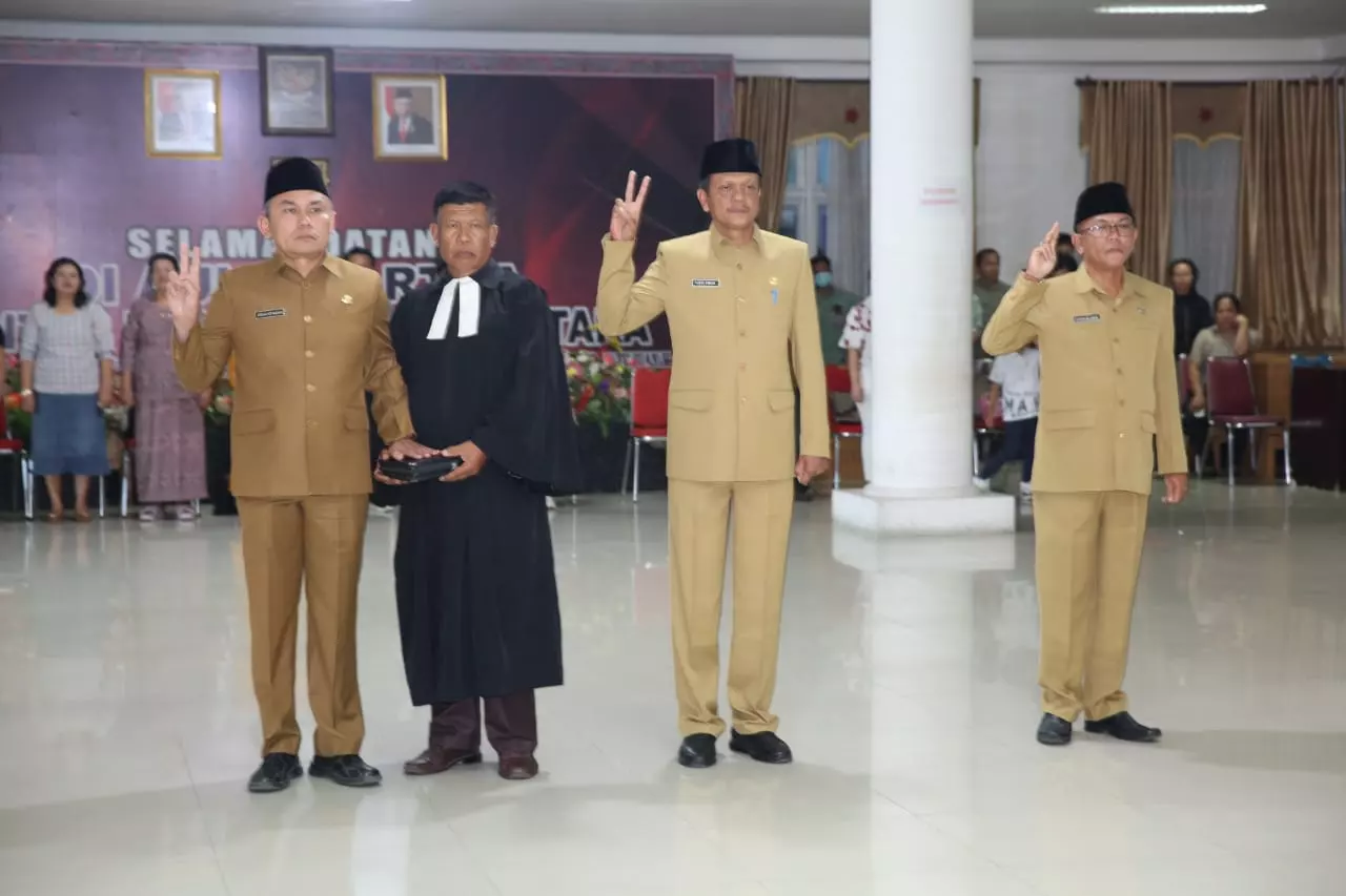 Pj Bupati Taput Lantik Tiga Pejabat Tinggi Pratama