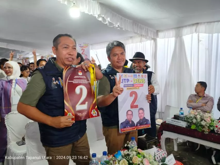 Rapat Pleno Terbuka KPU Taput Tetapkan Nomor Urut Paslon Bupati 2024