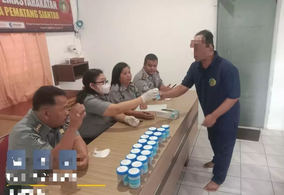 WBP Lapas Narkotika Kelas II A Pematangsiantar Tes Urine