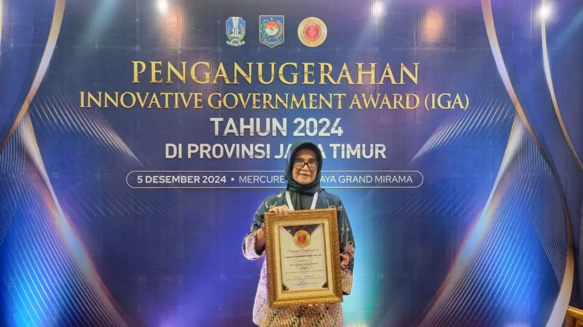 dr Susanti Menerima Penghargaan Ajang Innovative Government Award 2024